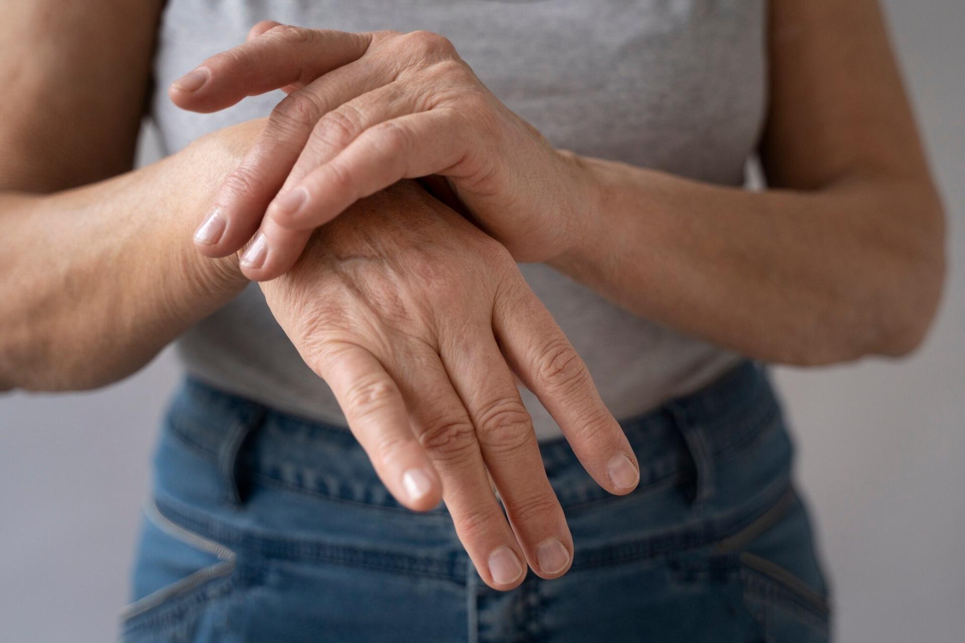 Artrosis de Muñeca: causas, síntomas y tratamiento